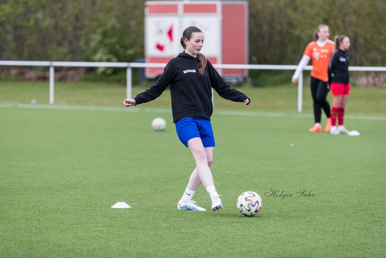 Bild 188 - Co-Trainerin der Frauen Nationalmannschaft Britta Carlson in Wahlstedt